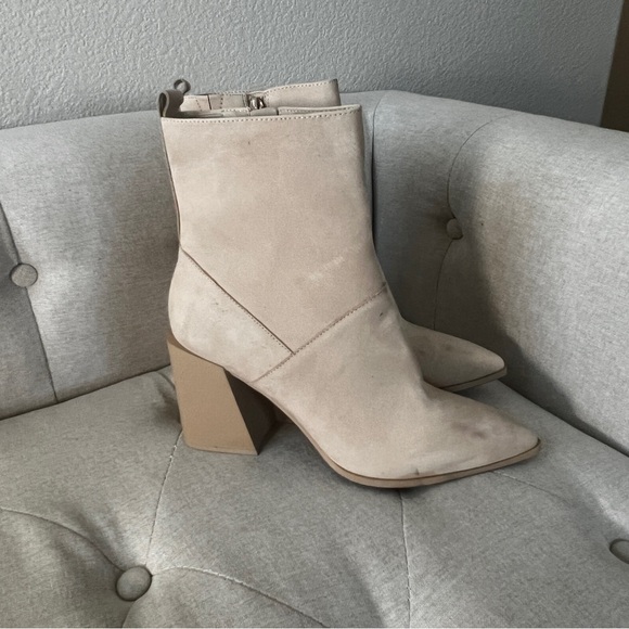 ALDO NEW Bethanny Pointed Toe Block Heel Bootie SIZE 9 - Picture 2 of 10
